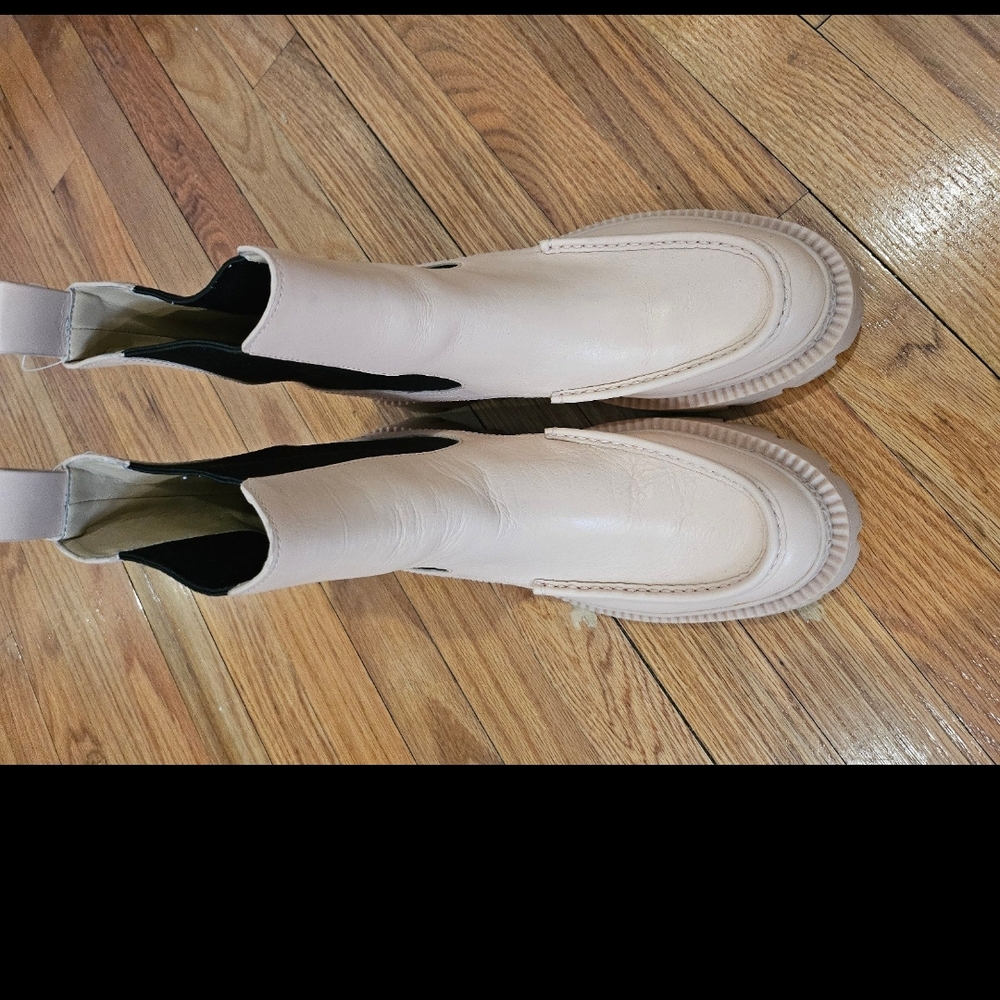 Elegant Cream Women's Boots